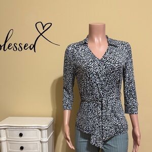 💕Stylish Black, Blue and White Women's Top